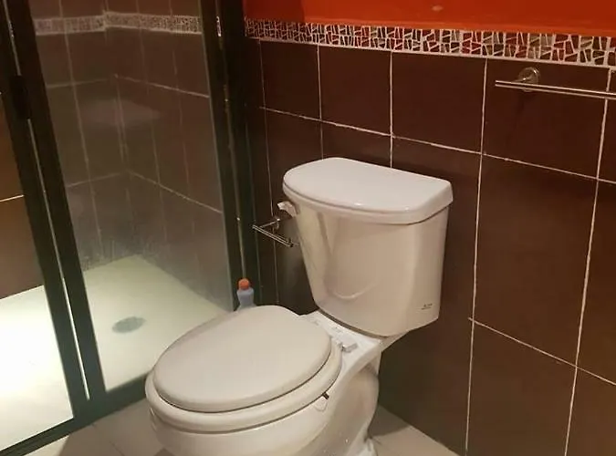 Cuarto Amueblado Independiente Bano Privado Centro Historico Pensión